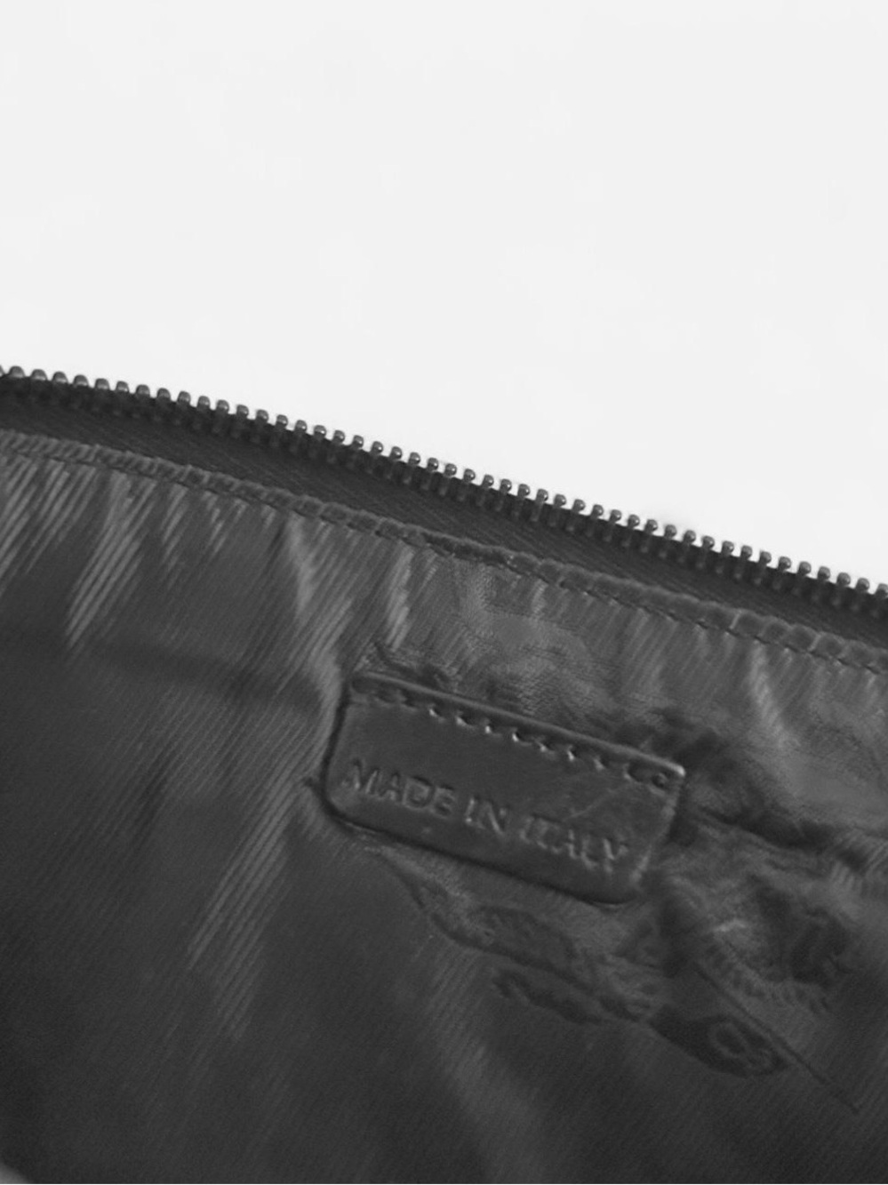 AUTHENTIC Y2K Burberry Prorsum Knight Black
Studded Evening Clutch / Wristlet - Picture 6 of 9